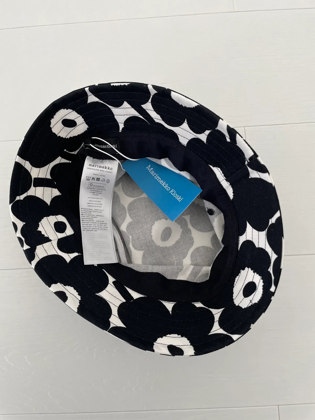 NWOT Marimekko Black and Grey Unikko Hat Marimekko Croma Unikko Scarf – Olson House main image 3
